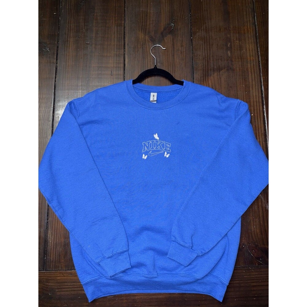 Gildan Heavy Blend Women’s Medium Blue Embroidered Logo W Butterflies